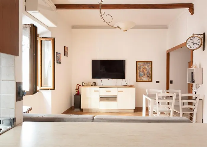 Monti - 5 Minute Walk To Colosseum & Metro Апартаменты *