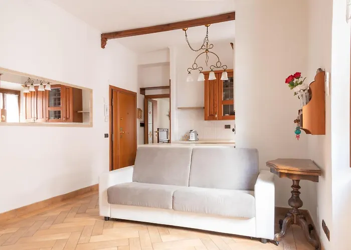 Апартаменты Monti - 5 Minute Walk To Colosseum & Metro *