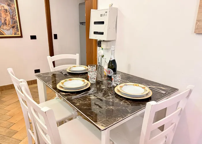 Monti - 5 Minute Walk To Colosseum & Metro Апартаменты *