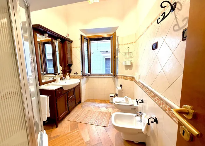 Monti - 5 Minute Walk To Colosseum & Metro Апартаменты